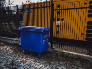 Hvordan håndterer du farligt affald?